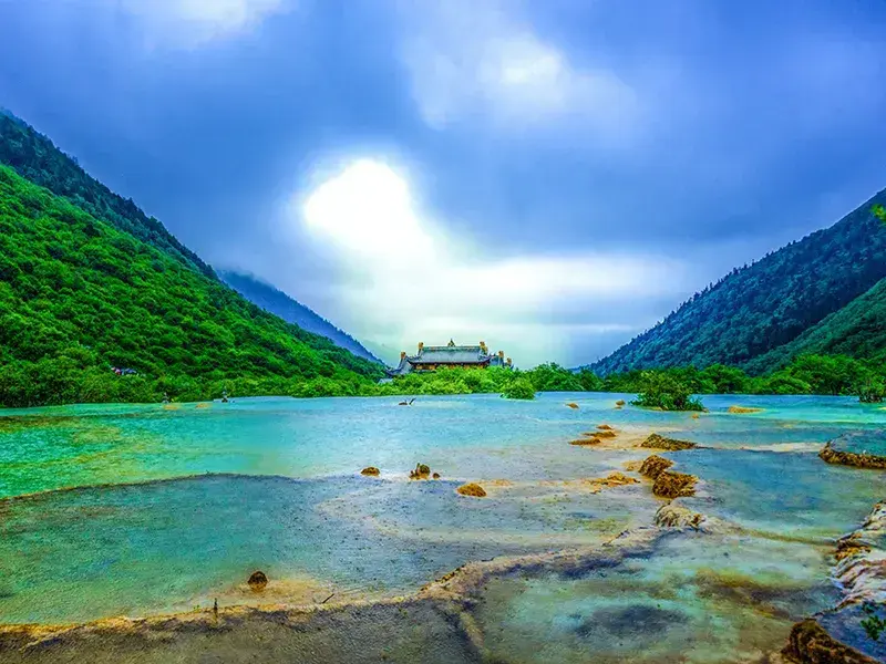 2026 [Jiuzhaigou Dream] Panda Park + Dujiangyan + Jiuzhaigou + Huanglong + Mount Siguniang 5-Day Tour