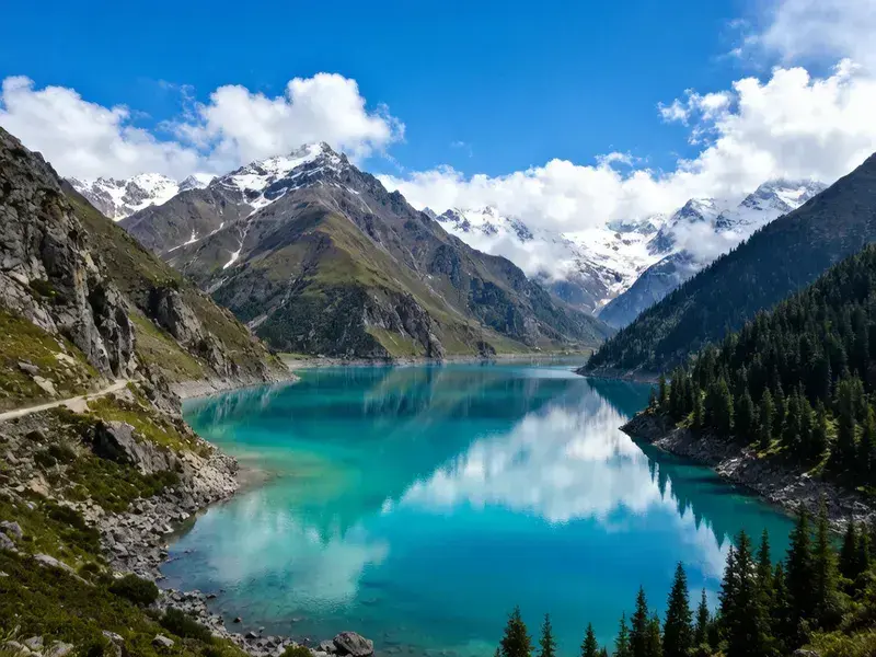 [2026 Tibet In-Depth] Lhasa + Basum Tso + Bome + Midui Glacier + Ranwu Lake + Yamdrok + Tashilhunpo + Namtso 10-Day Hidden Realm Loop - Tibettour cover image