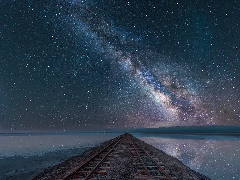 Heal Your Unhappiness! See the Milky Way in Qinghai, Hear the Wind's Call at Mingsha Mountain