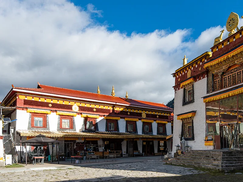 Don't Go at the Wrong Time! Which Month Is Best for Daocheng Yading? Compare Four Seasons Before Booking - Travel Tips