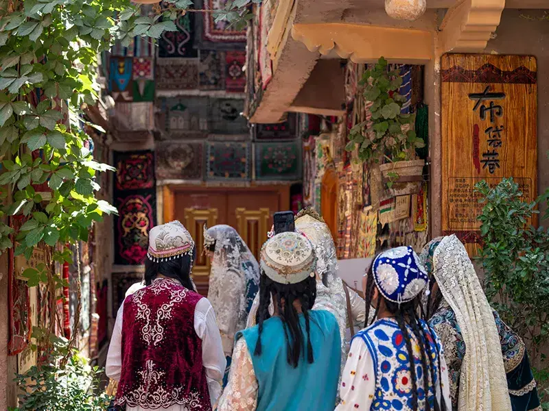 How to Plan a Xinjiang Independent Travel Itinerary? A Veteran's Private Anti-Scam & Deep Off-Road Route Guide